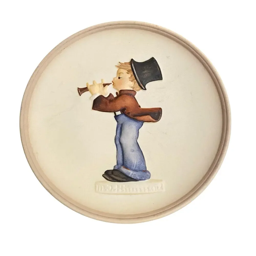 Goebel Miniature Plate 1984-1987 “Little Music Makers”  Clarinet Player Vintage